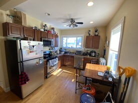 39 Gorham St, Unit 1 in Somerville, MA - Building Photo