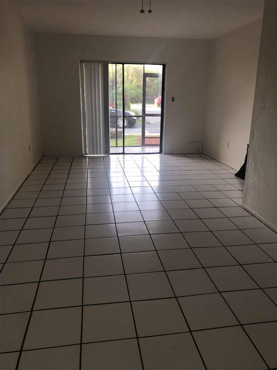 2330 Maple Ave in Ft. Myers, FL - Building Photo