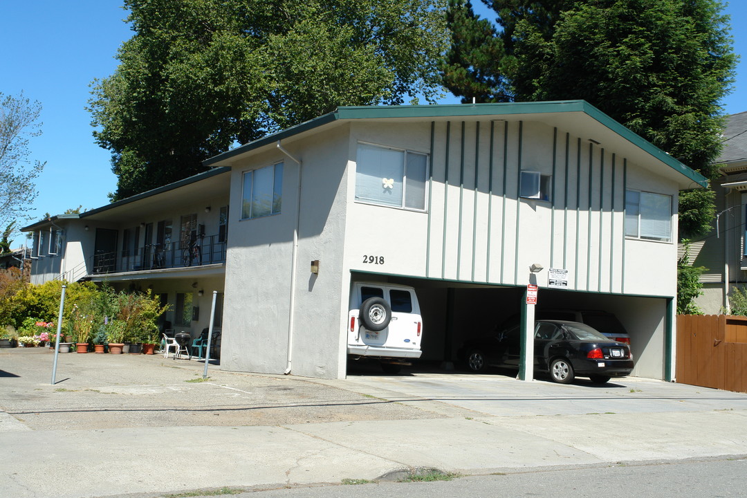 2918 Deakin St in Berkeley, CA - Building Photo