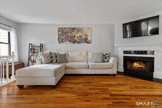 109 Peddlers Dr in Branford, CT - Building Photo - Building Photo