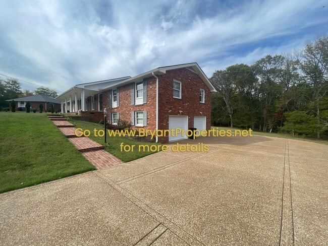 1250 Dalemere Dr in Nashville, TN - Foto de edificio - Building Photo