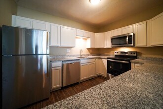809 High Meadows Ln in Charlotte, NC - Building Photo - Building Photo