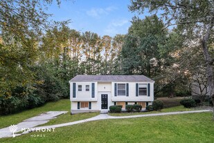 3207 Sunderland Dr SW in Snellville, GA - Building Photo