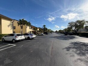 4692 Lucerne Lakes Blvd E in Greenacres, FL - Building Photo - Building Photo