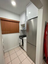 345 Collins Ave in Miami Beach, FL - Building Photo - Building Photo