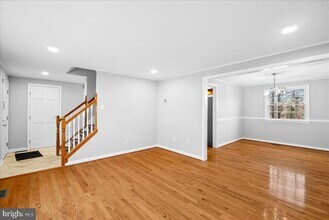 8300 White Star Ct in Springfield, VA - Building Photo - Building Photo