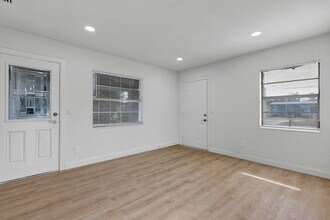 1052 Peter Rd in Daytona Beach, FL - Building Photo - Building Photo