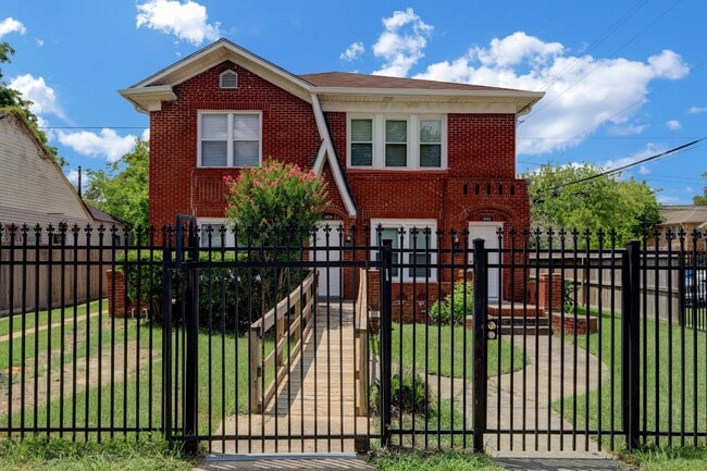 property at 3004 Isabella St
