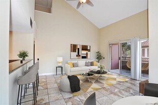 15383 Maturin Dr, Unit 215 in San Diego, CA - Building Photo