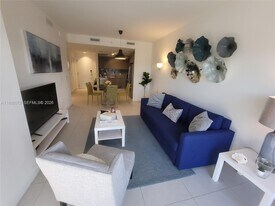 5350 NW 84th Ave, Unit 714 in Doral, FL - Building Photo