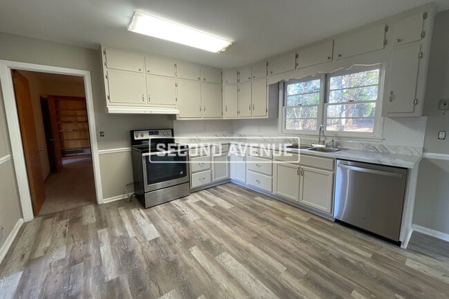 1029 Hyacinth Dr in Birmingham, AL - Building Photo - Building Photo