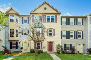 2589 Ambling Cir in Crofton, MD - Building Photo