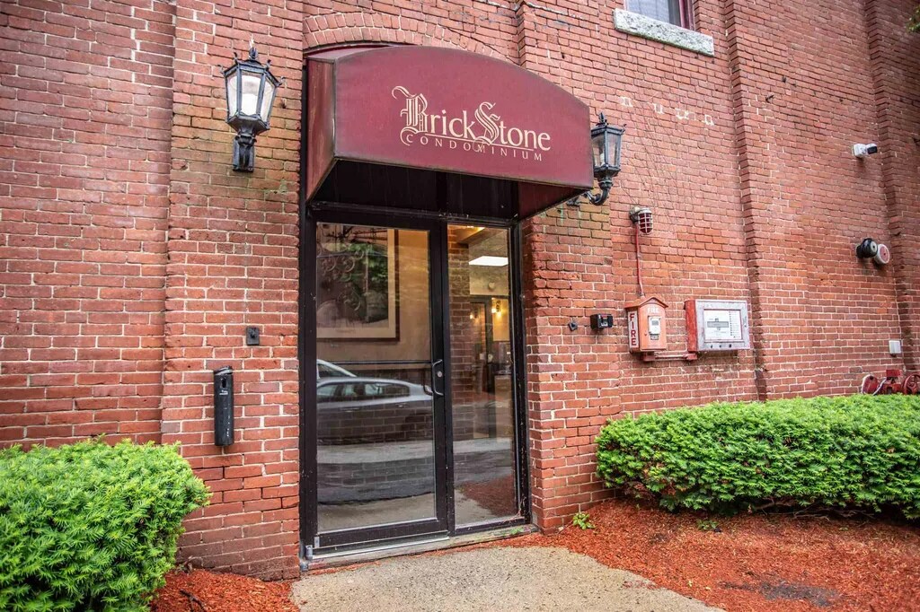 471 Silver St, Unit 308 in Manchester, NH - Building Photo