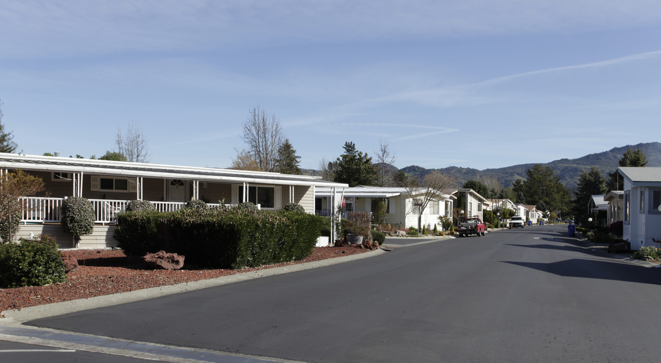 6468 Washington St in Yountville, CA - Foto de edificio