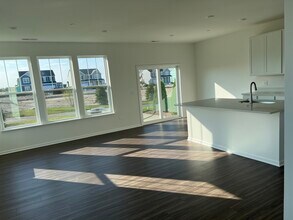 146 Henderson St in Oswego, IL - Building Photo - Building Photo