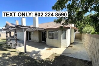 4555 Sungate Dr in Palmdale, CA - Building Photo - Building Photo