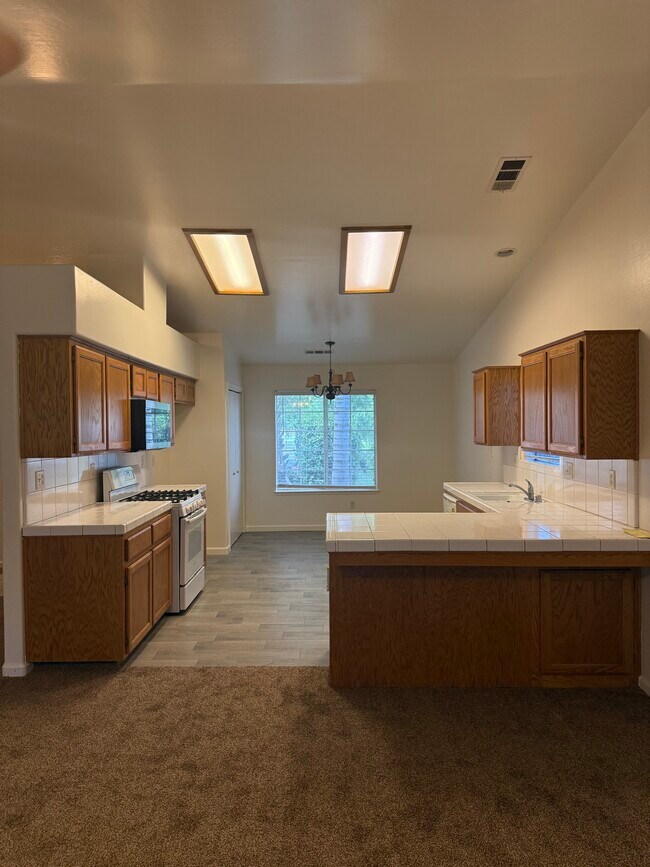 279 Bighorn Meadow Dr in Bakersfield, CA - Building Photo - Building Photo