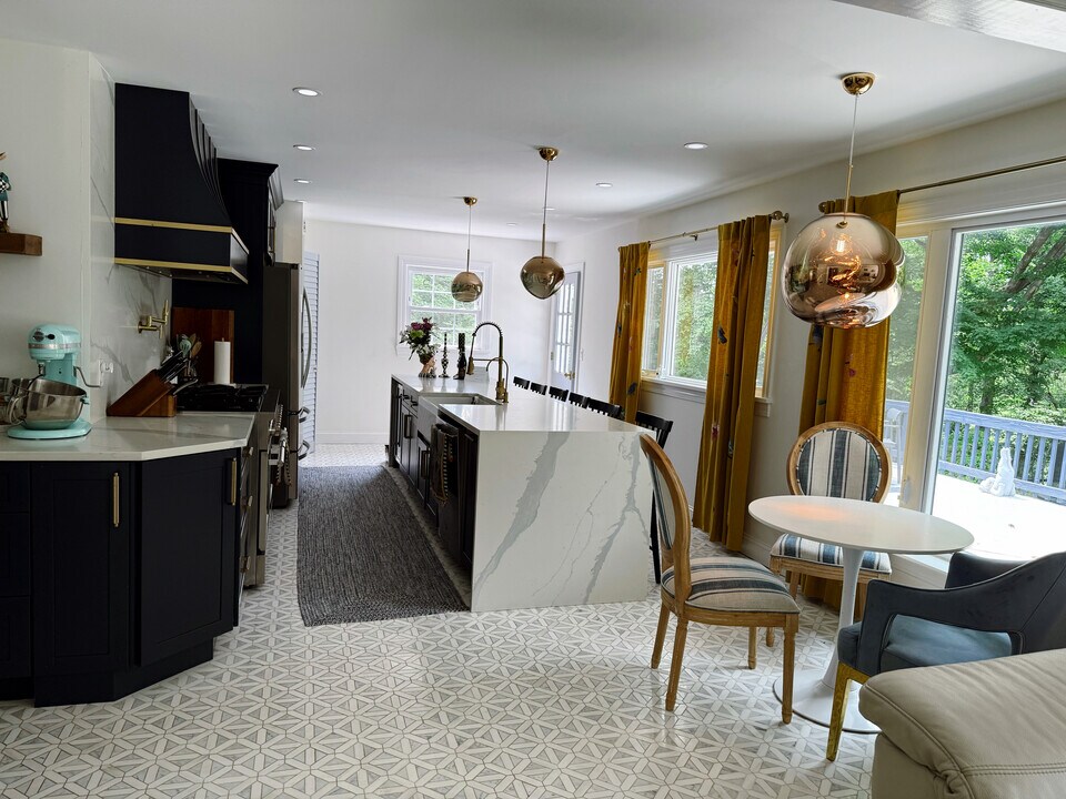 570 Bedford Rd in Mt Kisco, NY - Building Photo
