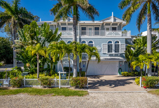 100-108 36th St in Holmes Beach, FL - Building Photo - Building Photo