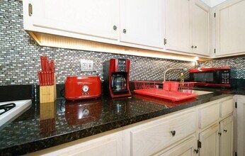 136 W 117th St, Unit 3 in New York, NY - Building Photo - Building Photo