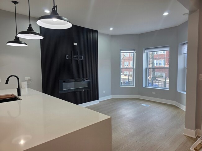 6649 S Woodlawn Ave in Chicago, IL - Building Photo - Building Photo