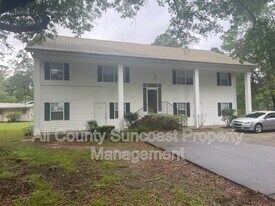 1403 Mamie Scott Dr in Monticello, FL - Building Photo