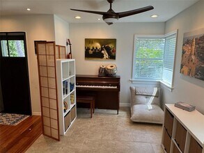 136 25th Ave N in St. Petersburg, FL - Building Photo - Building Photo