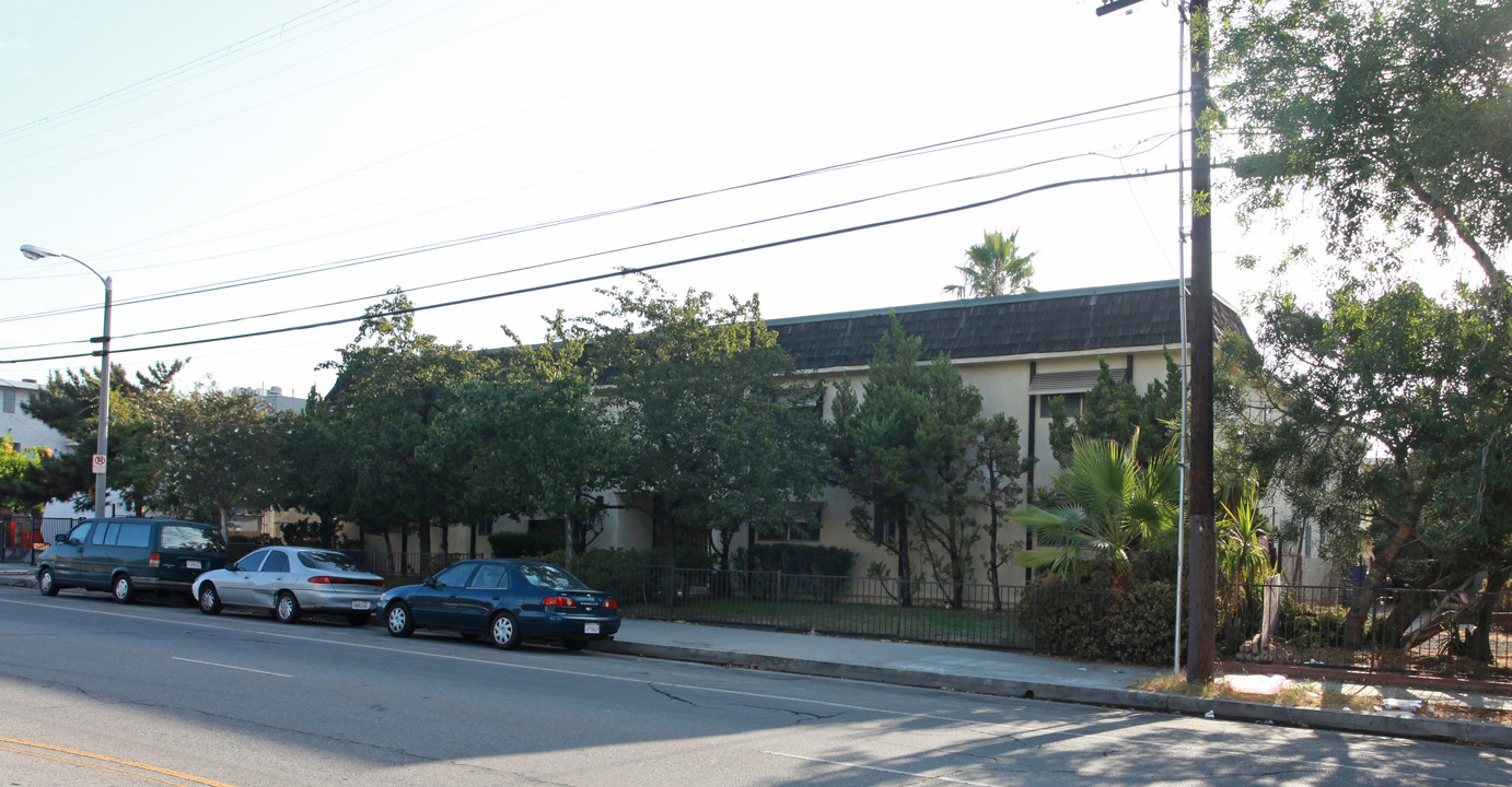 DeMille Apartments in North Hollywood, CA - Building Photo