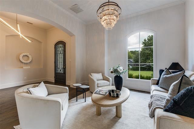 8647 Wingate Dr in Dallas, TX - Foto de edificio - Building Photo