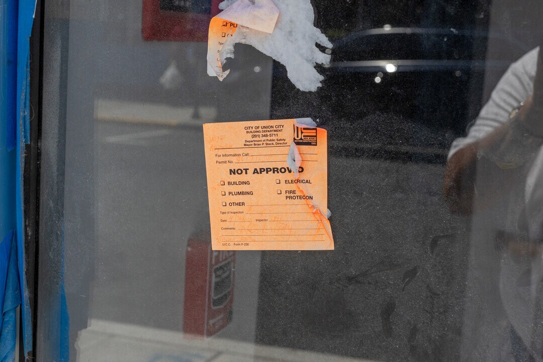2103 Bergenline Ave in Union City, NJ - Foto de edificio
