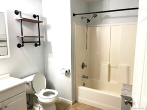 196 Beaver Dr in Mastic Beach, NY - Building Photo - Building Photo