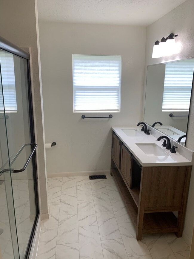 807 Fairgrounds Rd in Rolla, MO - Building Photo - Building Photo