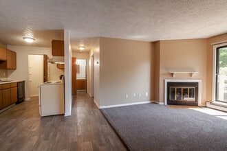 Homestead Apartments in East Lansing, MI - Foto de edificio - Building Photo