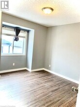 58 Howe Dr in Waterloo, ON - Building Photo - Building Photo
