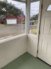 277 W 1st St in Yachats, OR - Building Photo - Building Photo