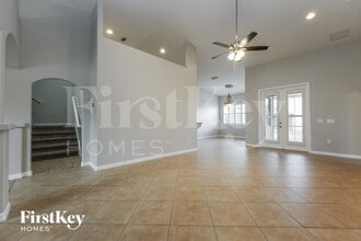 10139 Yonaomi Cir in Clermont, FL - Foto de edificio - Building Photo