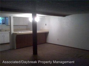 1711 Summitview Ave in Yakima, WA - Building Photo - Building Photo