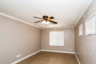 1916 Autumn Sage Ave in North Las Vegas, NV - Building Photo - Building Photo