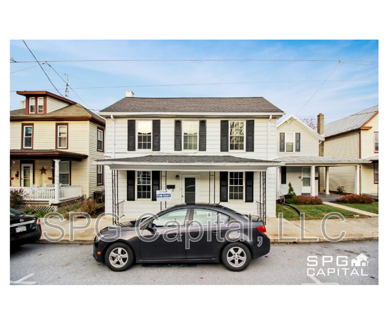 21 S Washington St in Shippensburg, PA - Foto de edificio