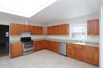 14311 US-9W in New Baltimore, NY - Building Photo - Building Photo