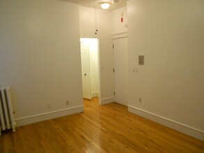 65 Burbank St, Unit #2 in Boston, MA - Building Photo - Building Photo