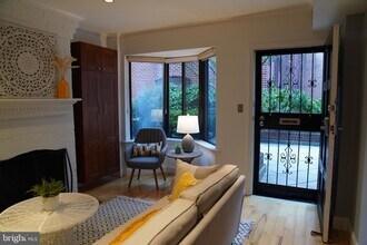 1034 Paper Mill Ct in Washington, DC - Building Photo - Building Photo