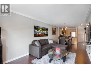 332 Lonsdale Ave in North Vancouver, BC - Building Photo - Building Photo