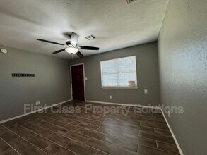 704 N Gale Ave in Moore, OK - Building Photo - Building Photo