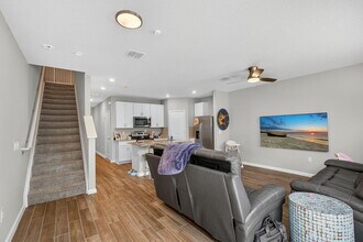 392 SE Sea Hunt Way in Stuart, FL - Building Photo - Building Photo