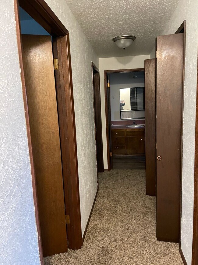 1314 S 2nd St in Shelton, WA - Building Photo - Building Photo