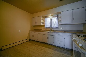 2006 Richmond St, Unit Three Bedroom in Rockford, IL - Building Photo - Building Photo