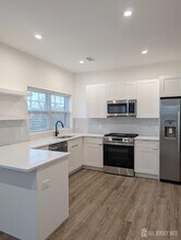 581 Middlesex Ave in Metuchen, NJ - Building Photo - Building Photo