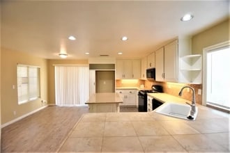 42240 71st St W in Lancaster, CA - Building Photo - Building Photo