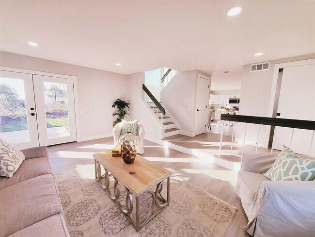 870 Leppert Ct in San Diego, CA - Building Photo - Building Photo